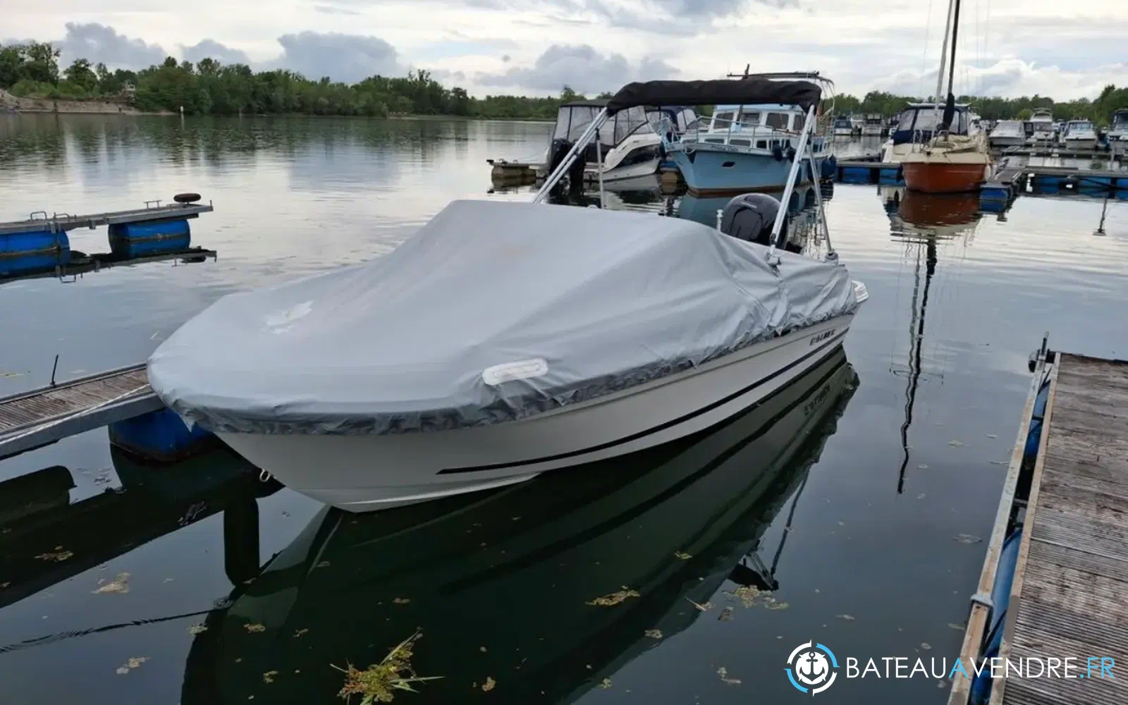 slider 0 Bayliner VR4 OB