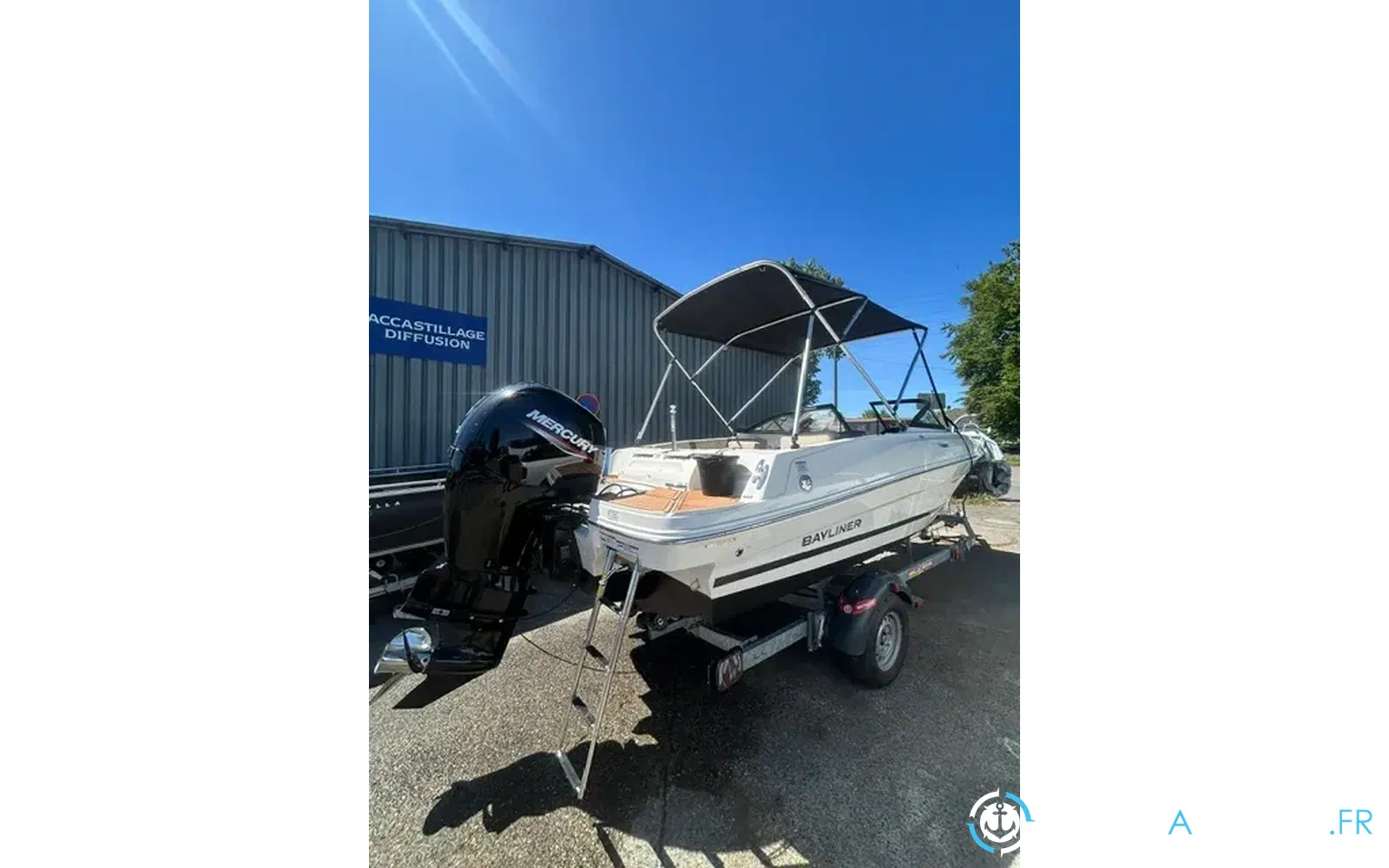 slider 0 Bayliner VR4 OB