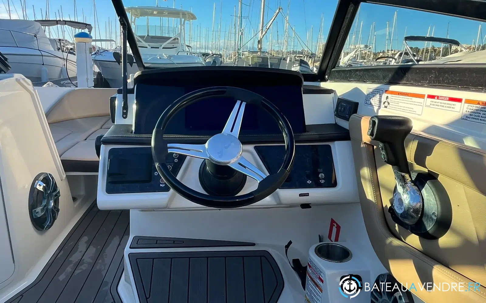 slider 22 Sea Ray 210 SPX OB