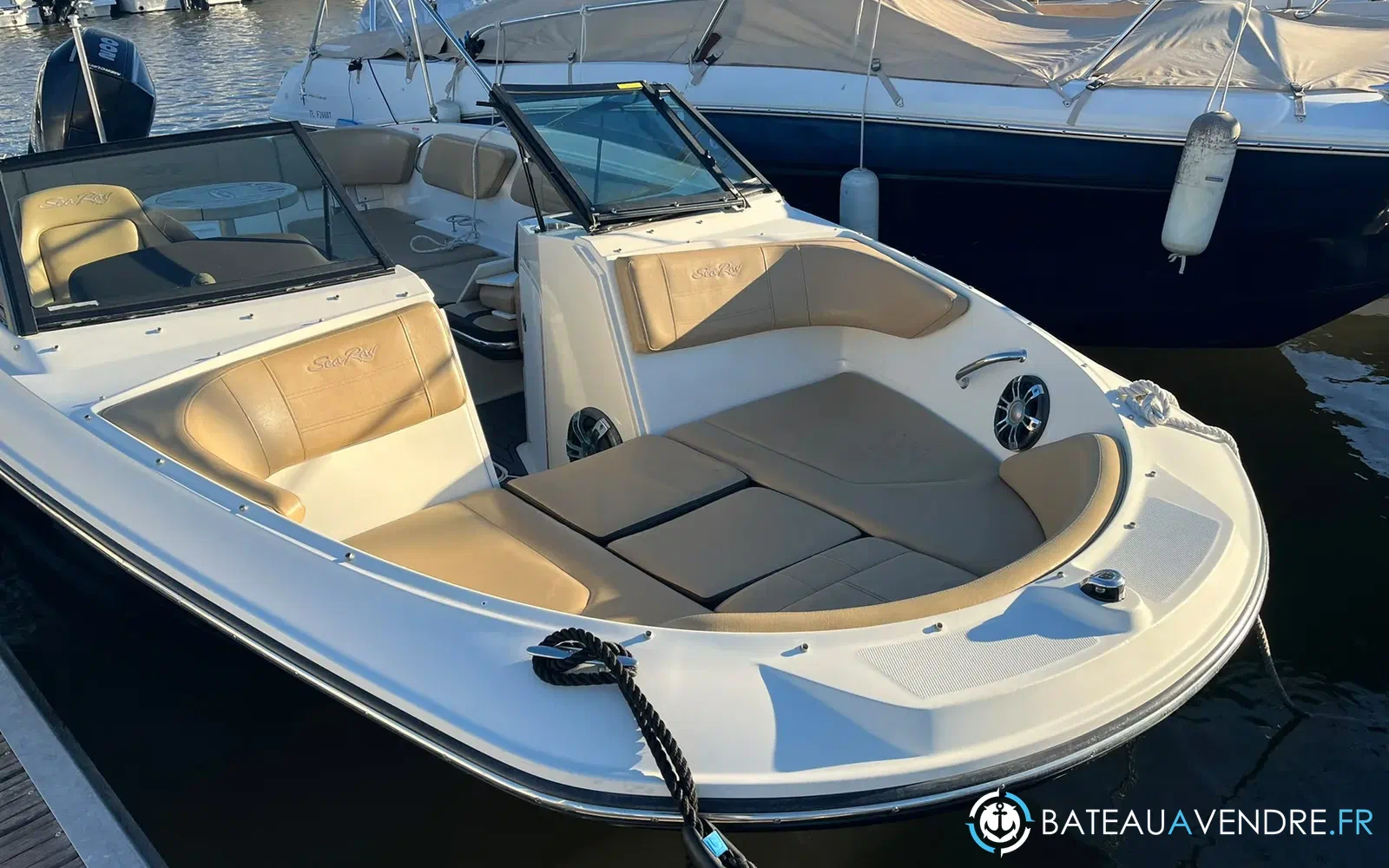 slider 15 Sea Ray 210 SPX OB