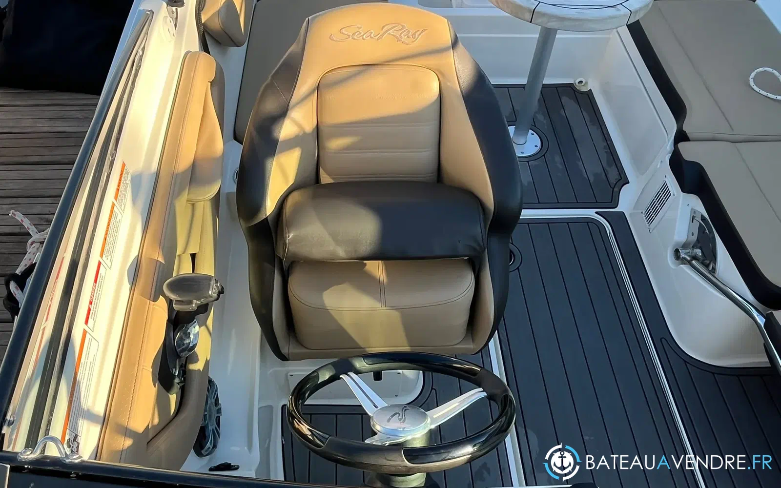 slider 23 Sea Ray 210 SPX OB