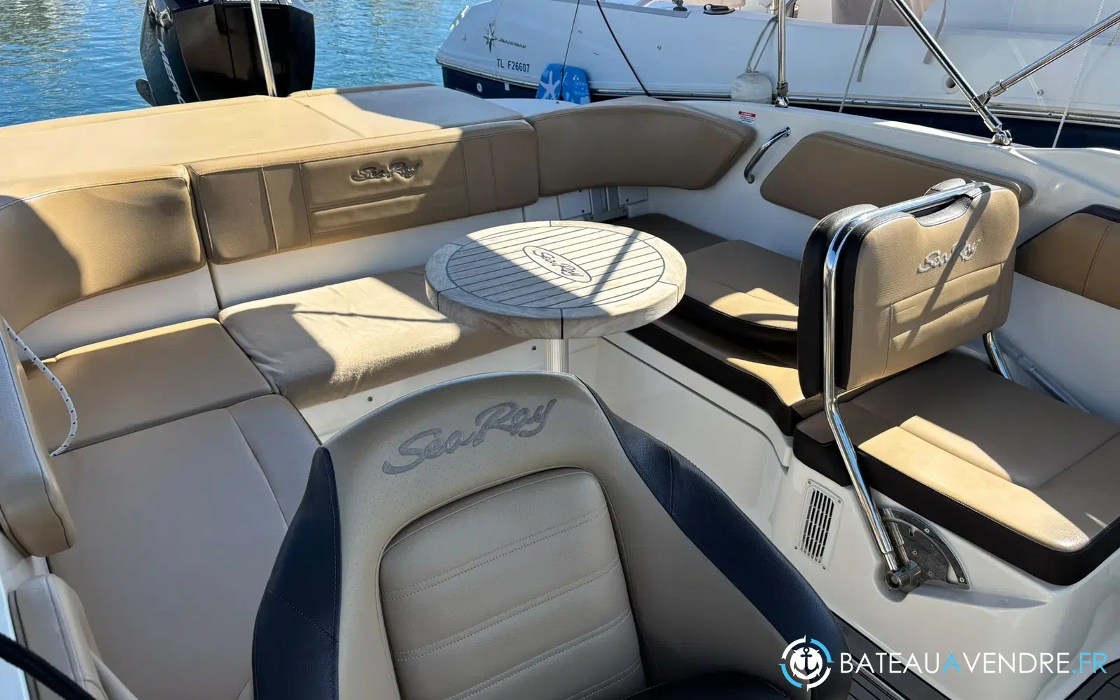 slider 6 Sea Ray 210 SPX OB