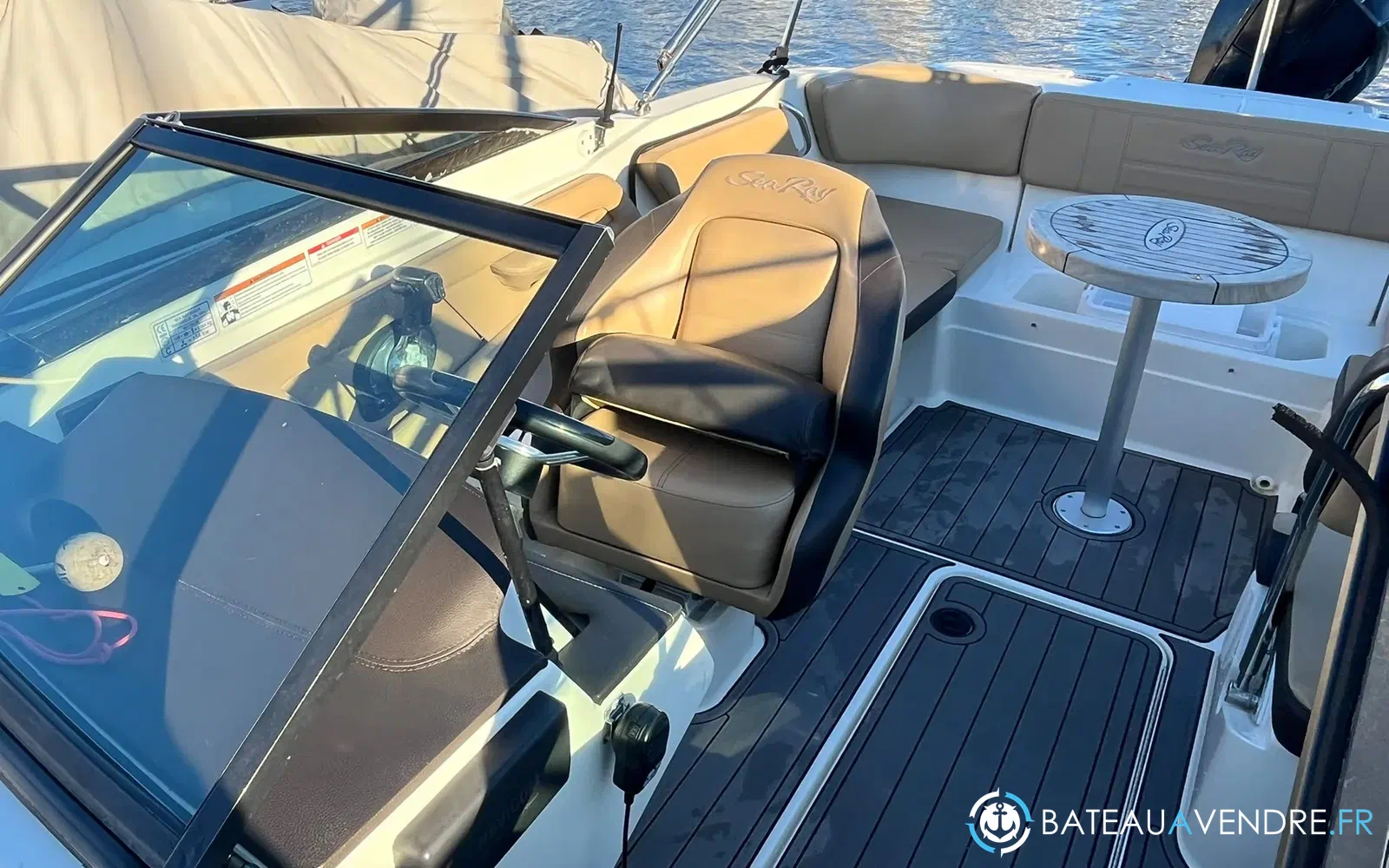 slider 38 Sea Ray 210 SPX OB