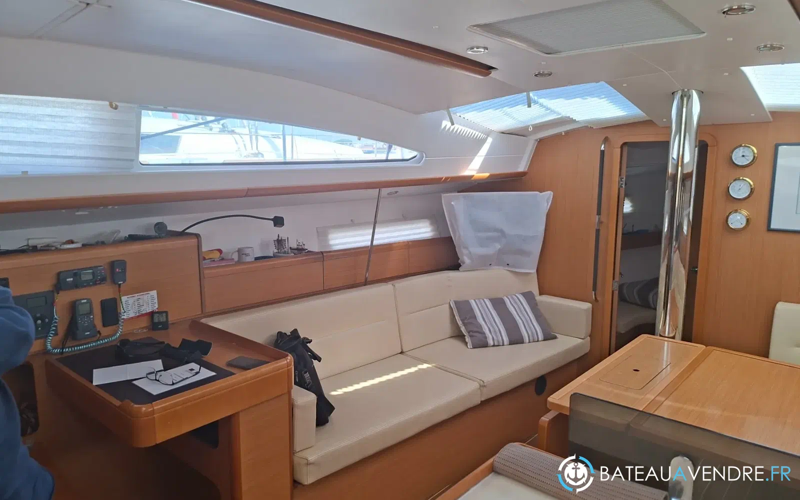 slider 14 Jeanneau Sun Odyssey 42 DS