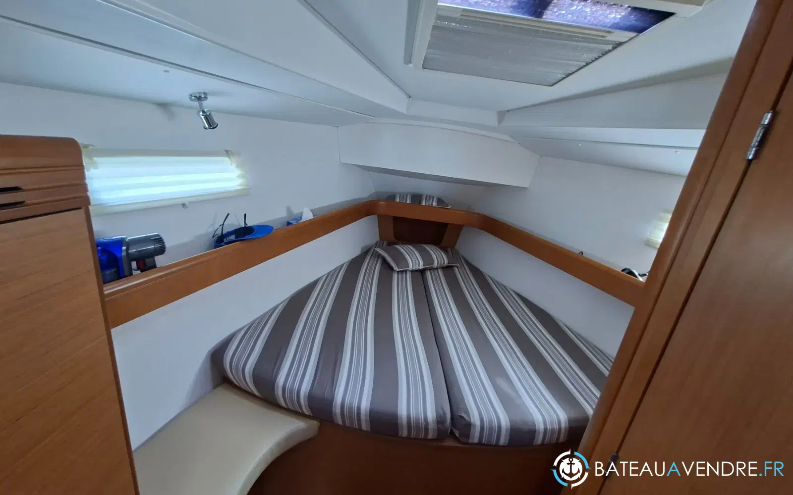 slider 18 Jeanneau Sun Odyssey 42 DS