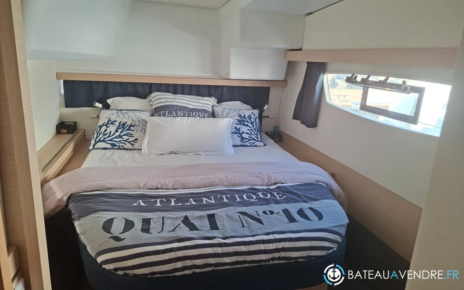 slider 14 Fountaine Pajot Lucia 40