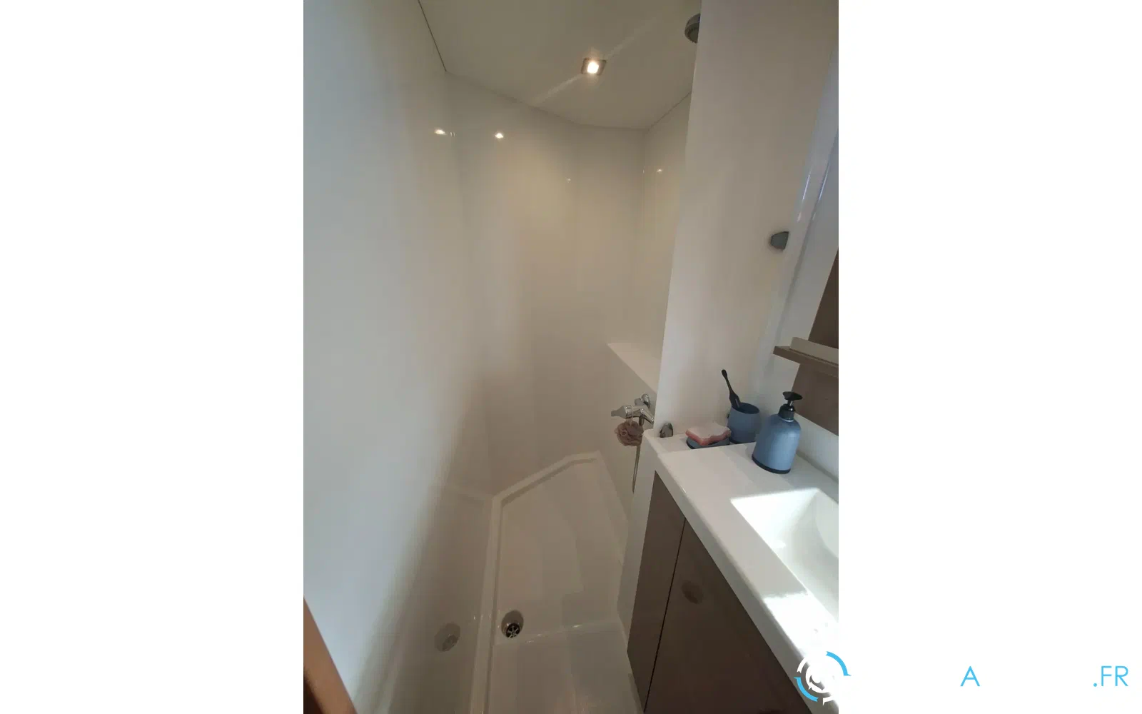 slider 16 Fountaine Pajot Lucia 40