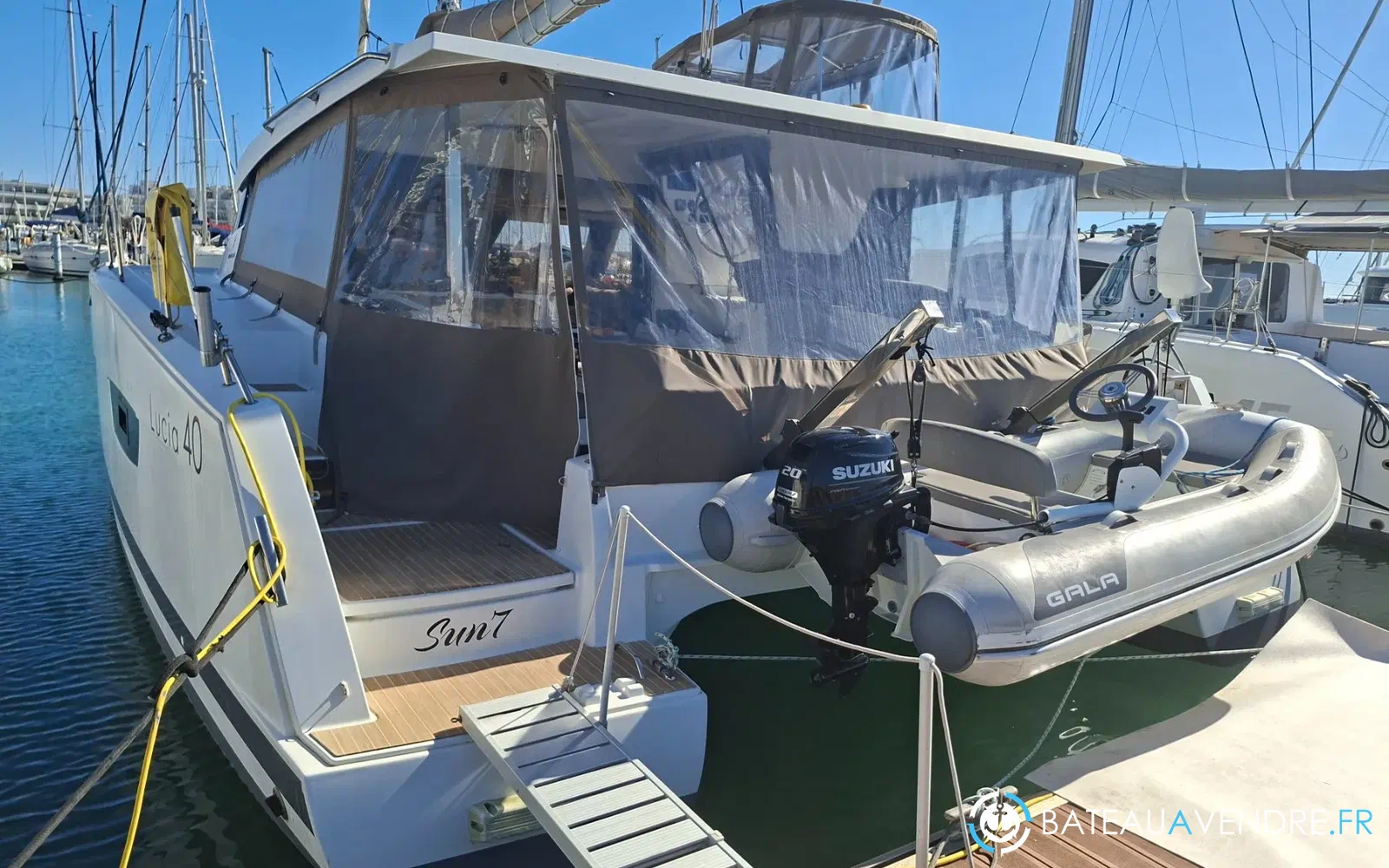 slider 1 Fountaine Pajot Lucia 40