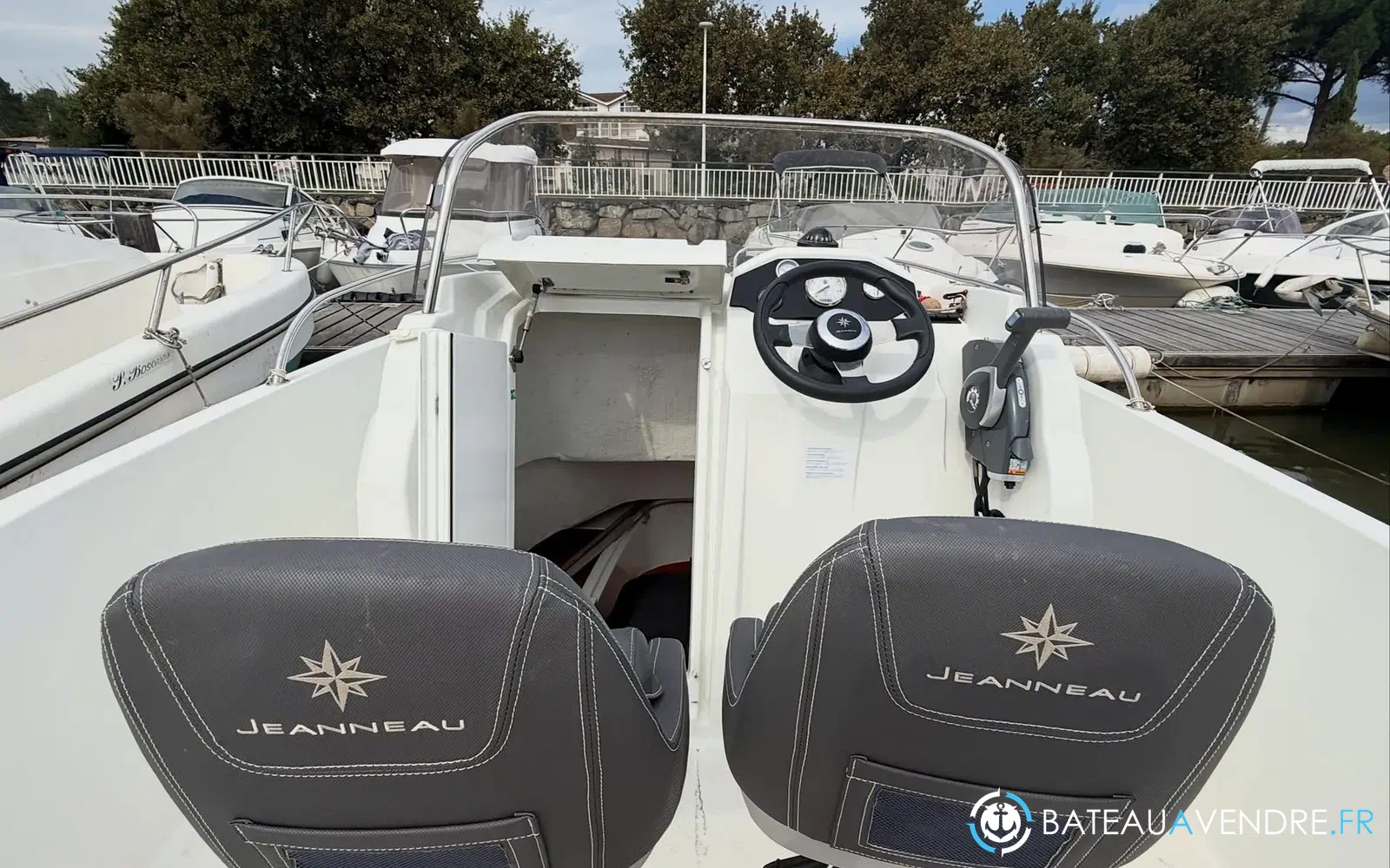 slider 11 Jeanneau Cap Camarat 5.5 CC Serie 2