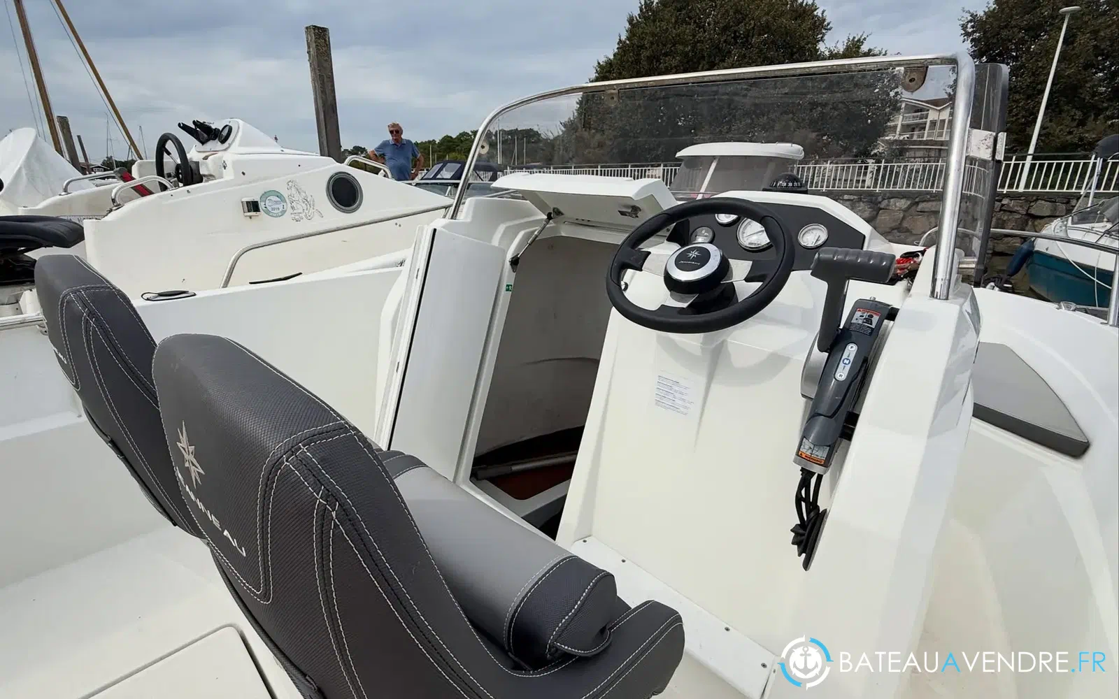 slider 12 Jeanneau Cap Camarat 5.5 CC Serie 2