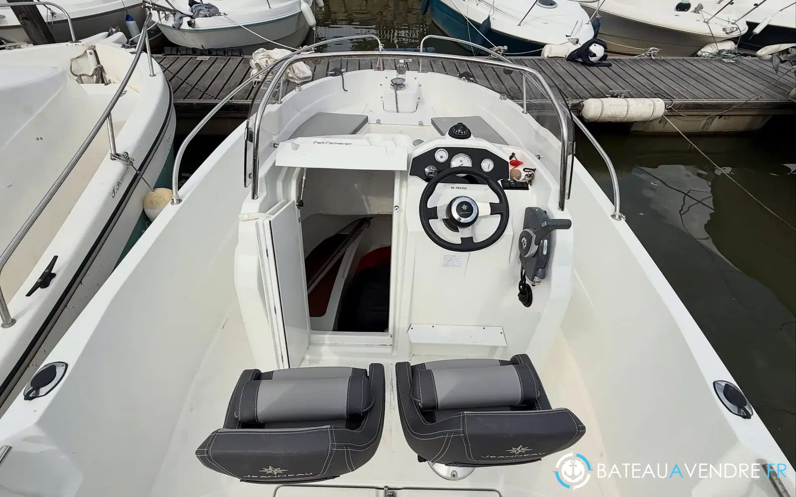 slider 7 Jeanneau Cap Camarat 5.5 CC Serie 2