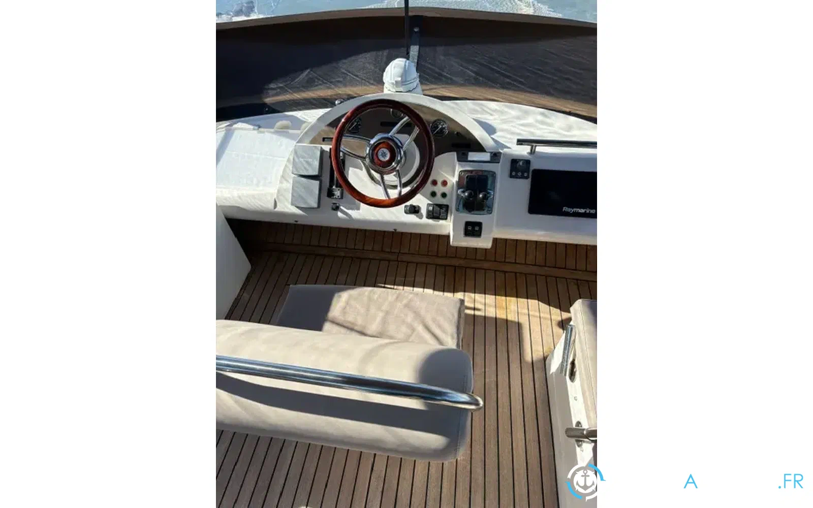 slider 11 Fairline Phantom 38