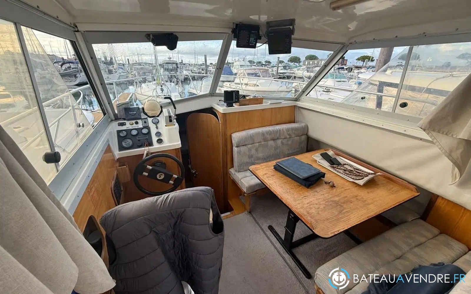 slider 9 Beneteau Antares 800