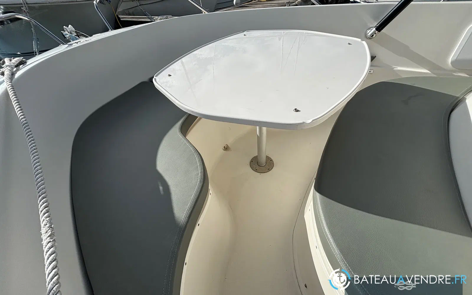slider 21 Pacific Craft 670 Open