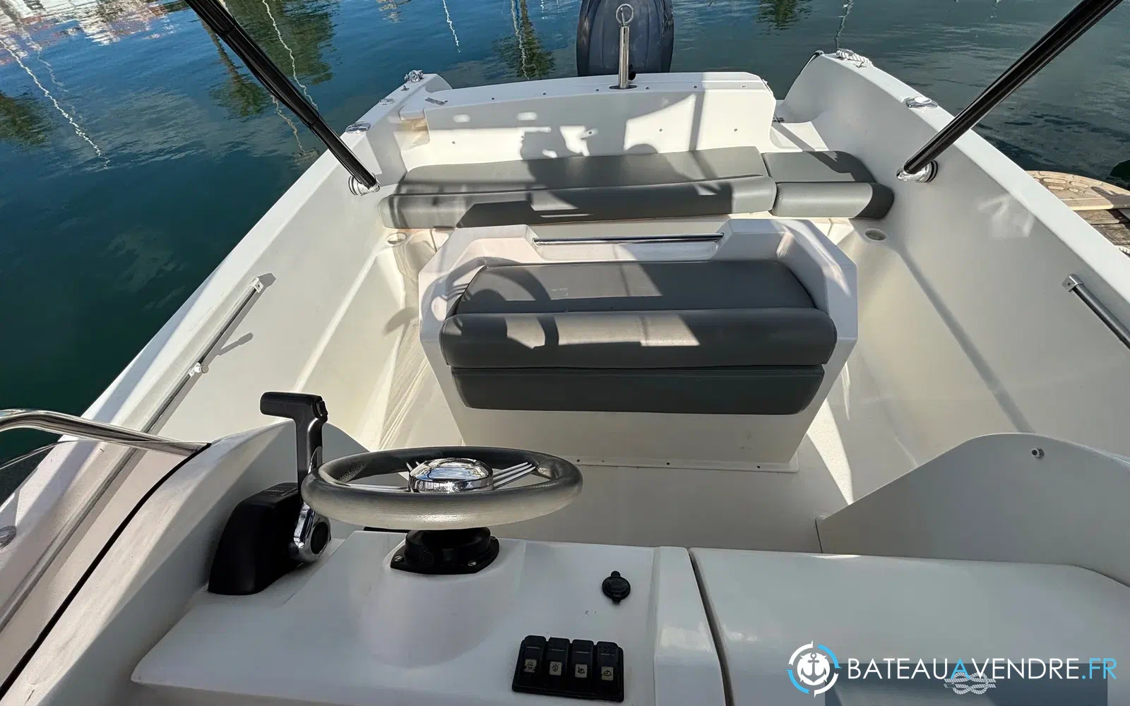 slider 7 Pacific Craft 670 Open