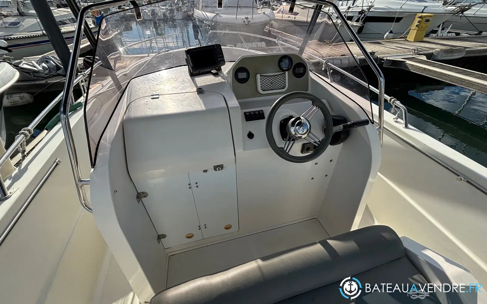 slider 8 Pacific Craft 670 Open