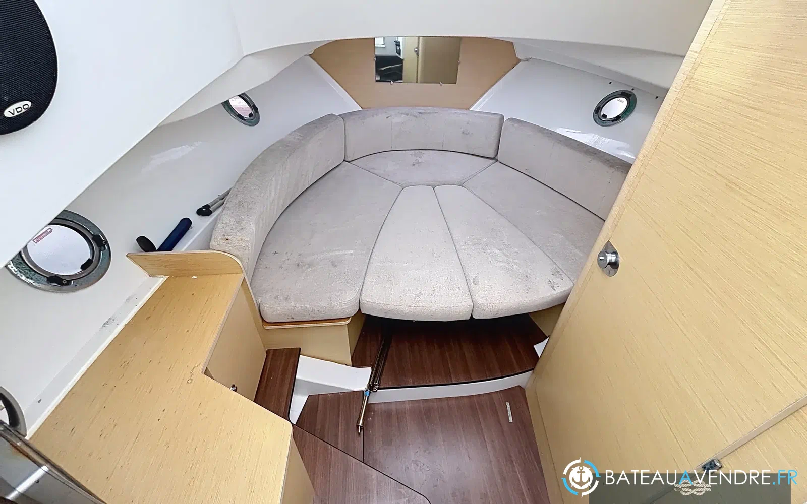 slider 1 Beneteau Flyer 850 Sun Deck