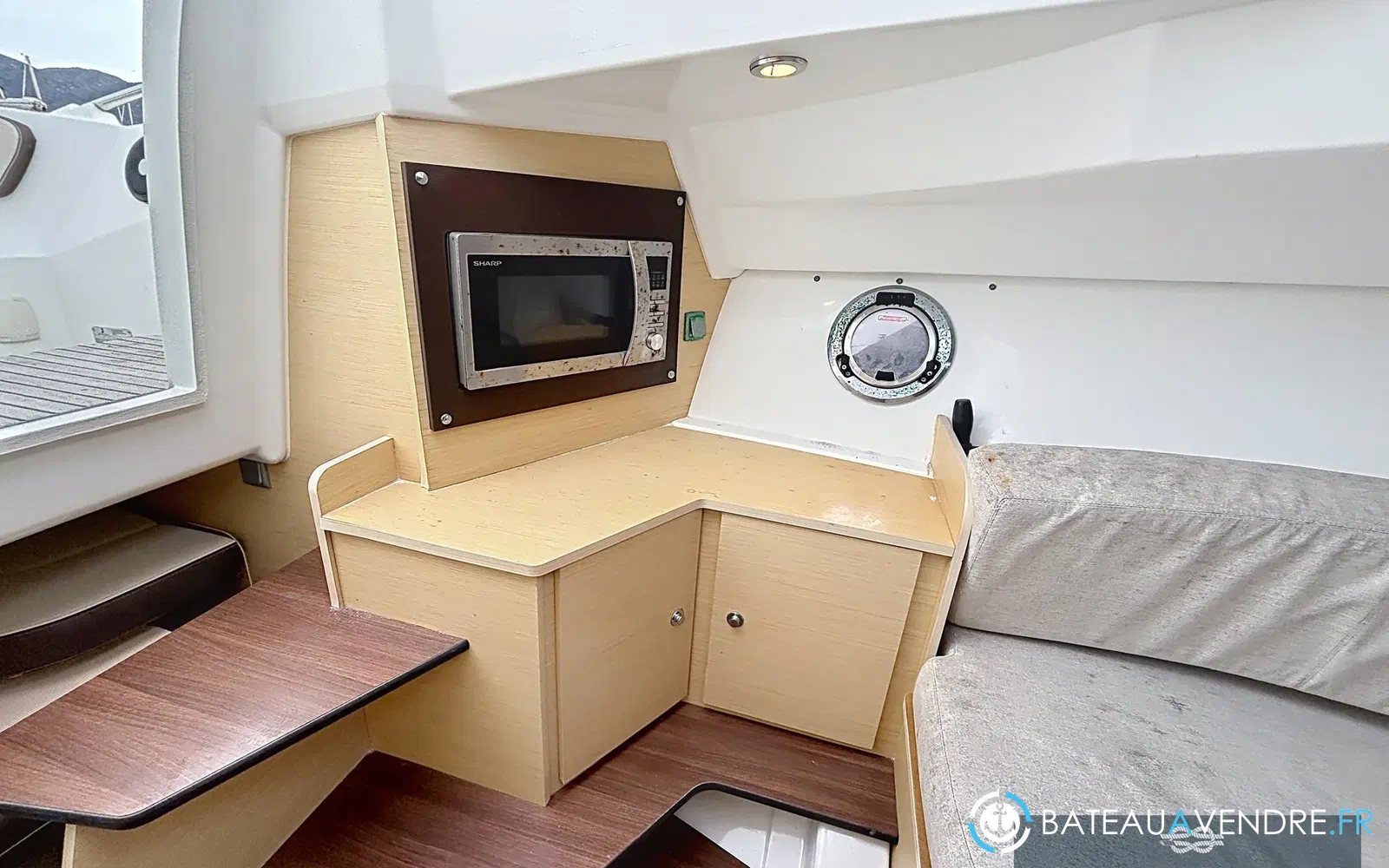 slider 5 Beneteau Flyer 850 Sun Deck