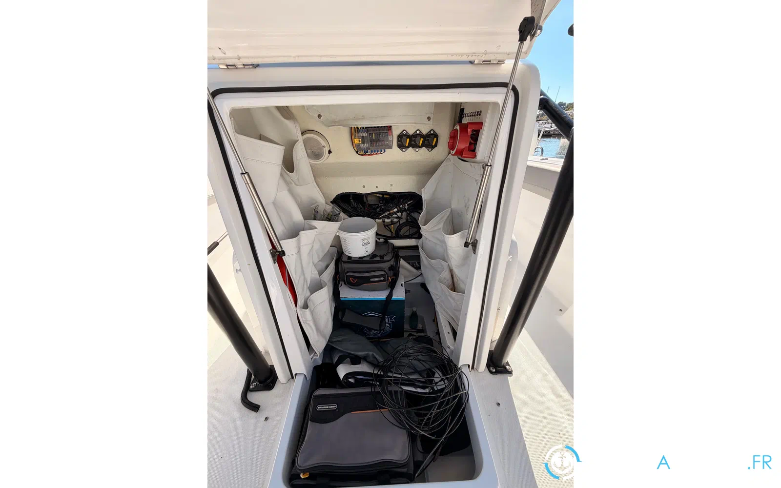 slider 12 Wellcraft Fisherman 242