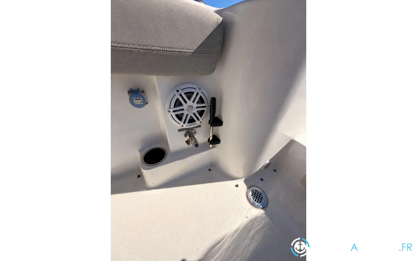 slider 24 Wellcraft Fisherman 242