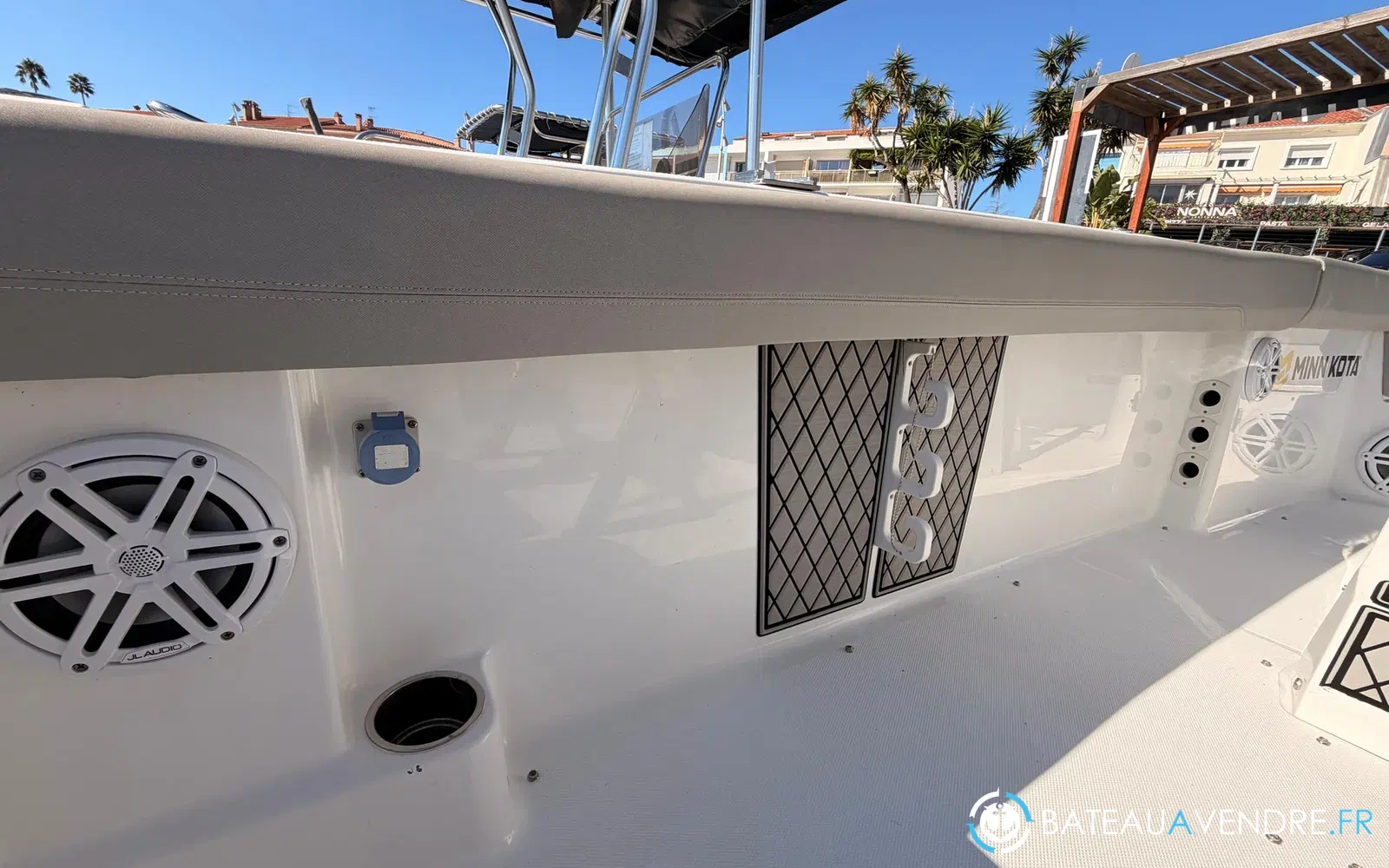 slider 10 Wellcraft Fisherman 242