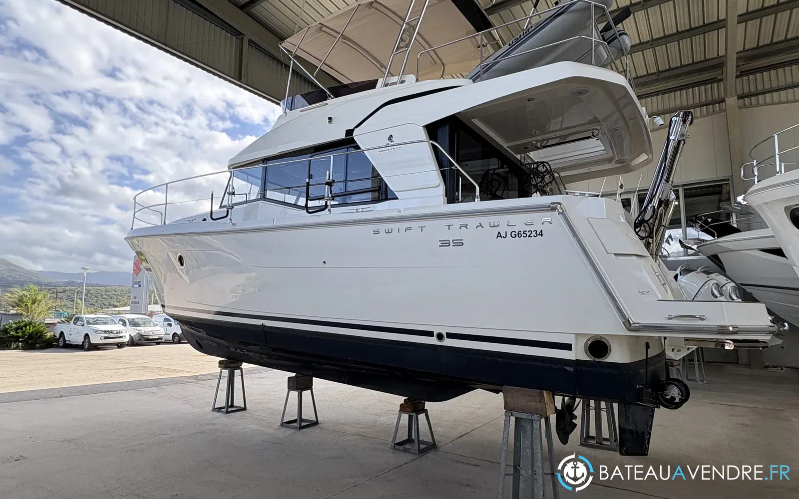 slider 2 Beneteau Swift Trawler 35