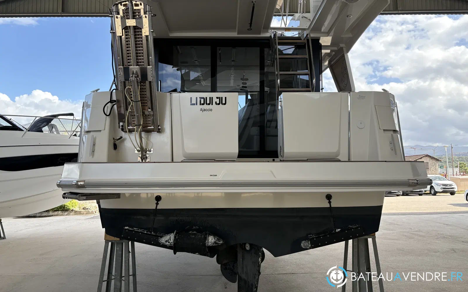 slider 3 Beneteau Swift Trawler 35