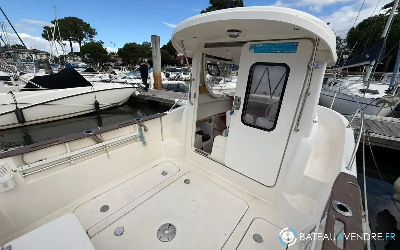 slider 8 Quicksilver 640 Pilothouse