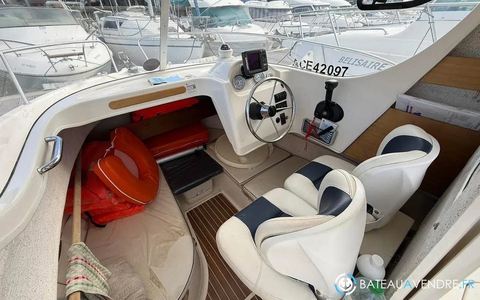 slider 10 Quicksilver 640 Pilothouse