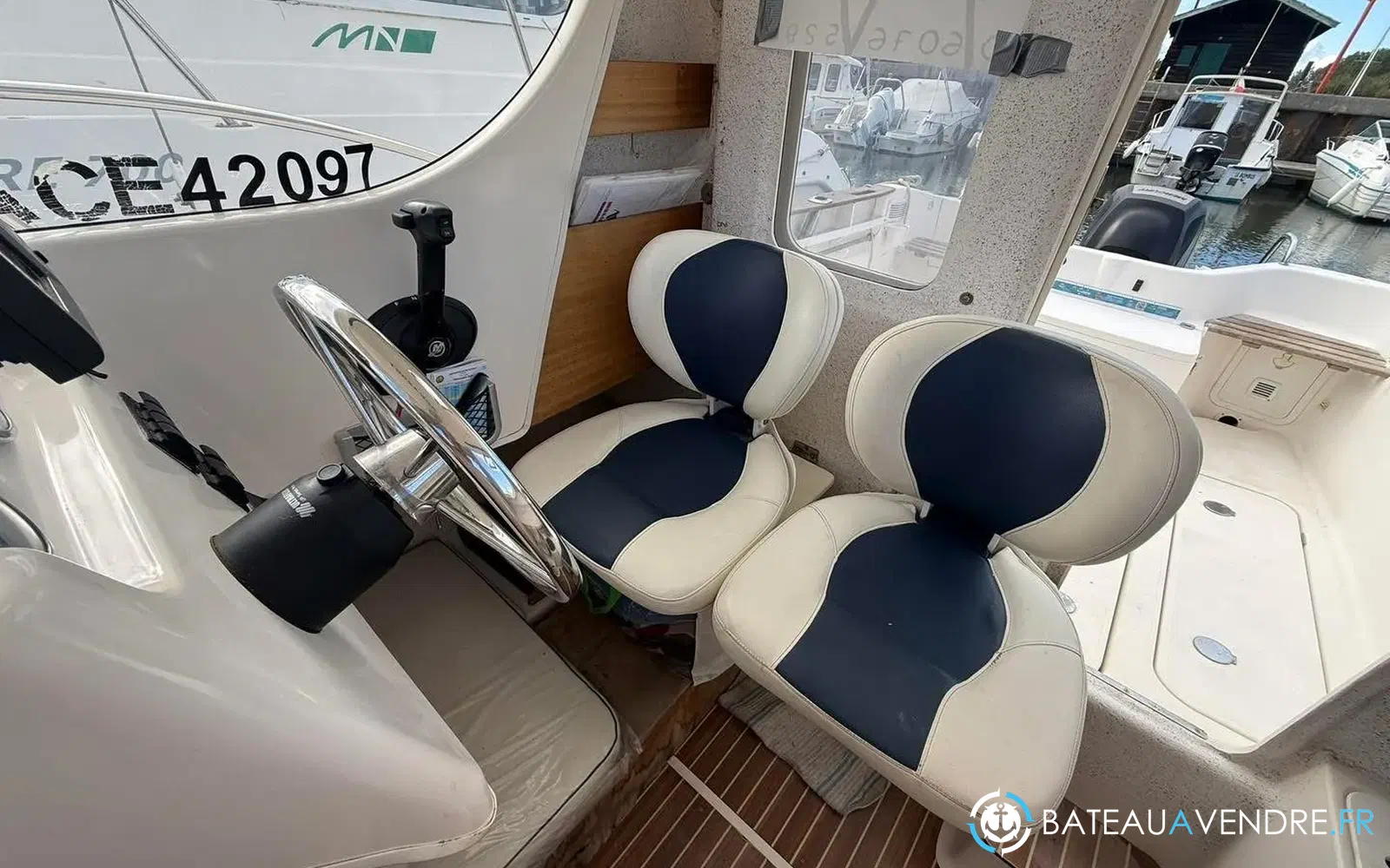 slider 12 Quicksilver 640 Pilothouse