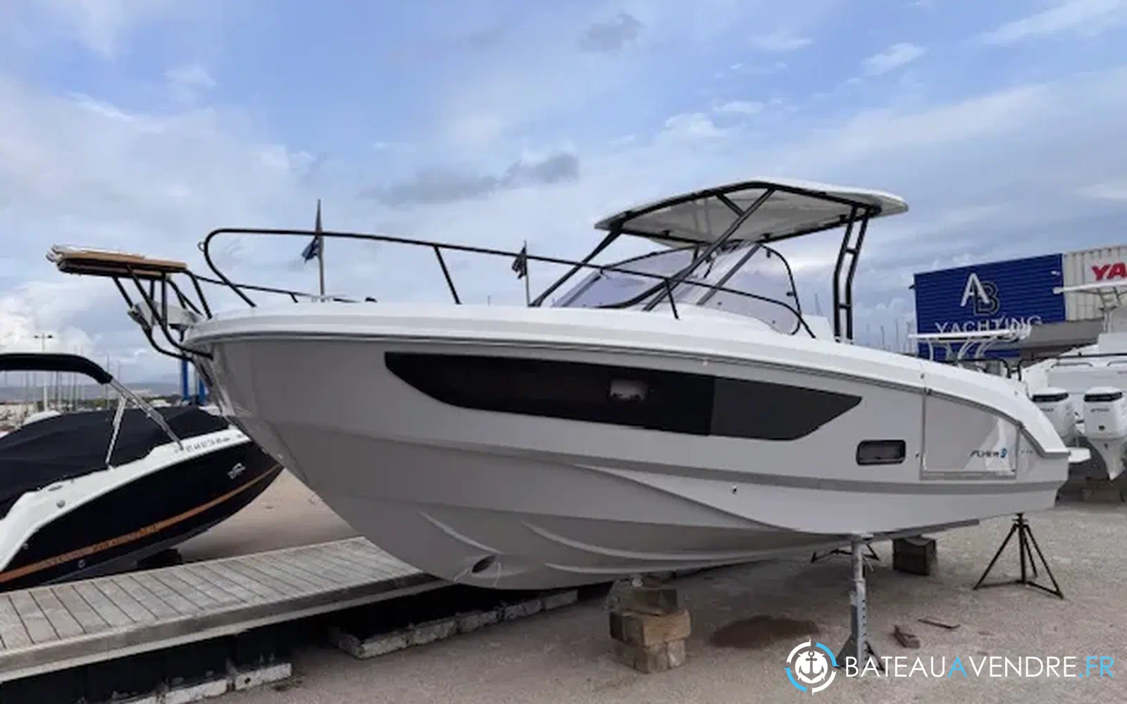 slider 1 Beneteau Flyer 9 Sundeck