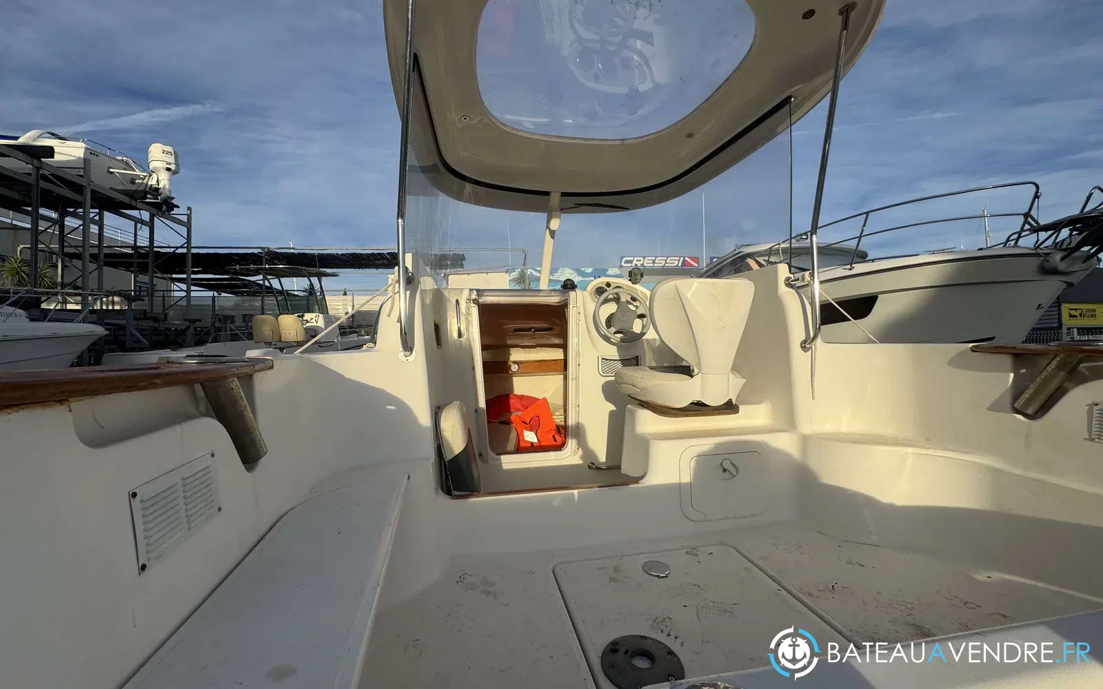 slider 2 Quicksilver 530 Pilothouse