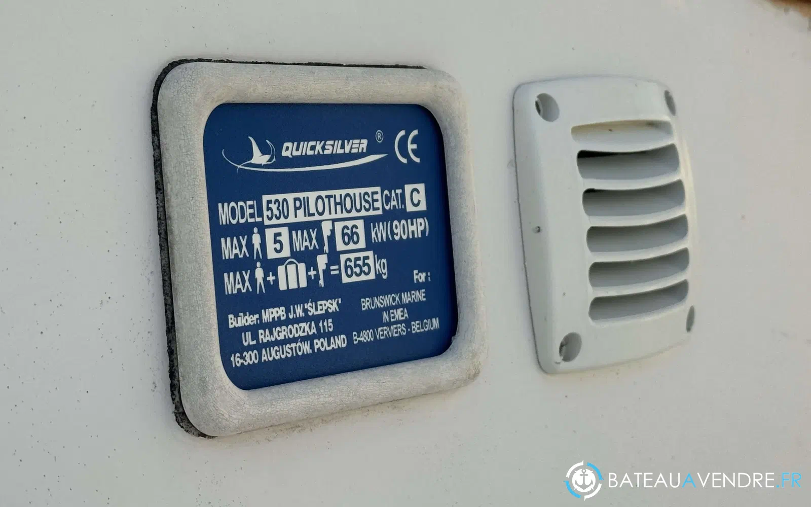 slider 3 Quicksilver 530 Pilothouse
