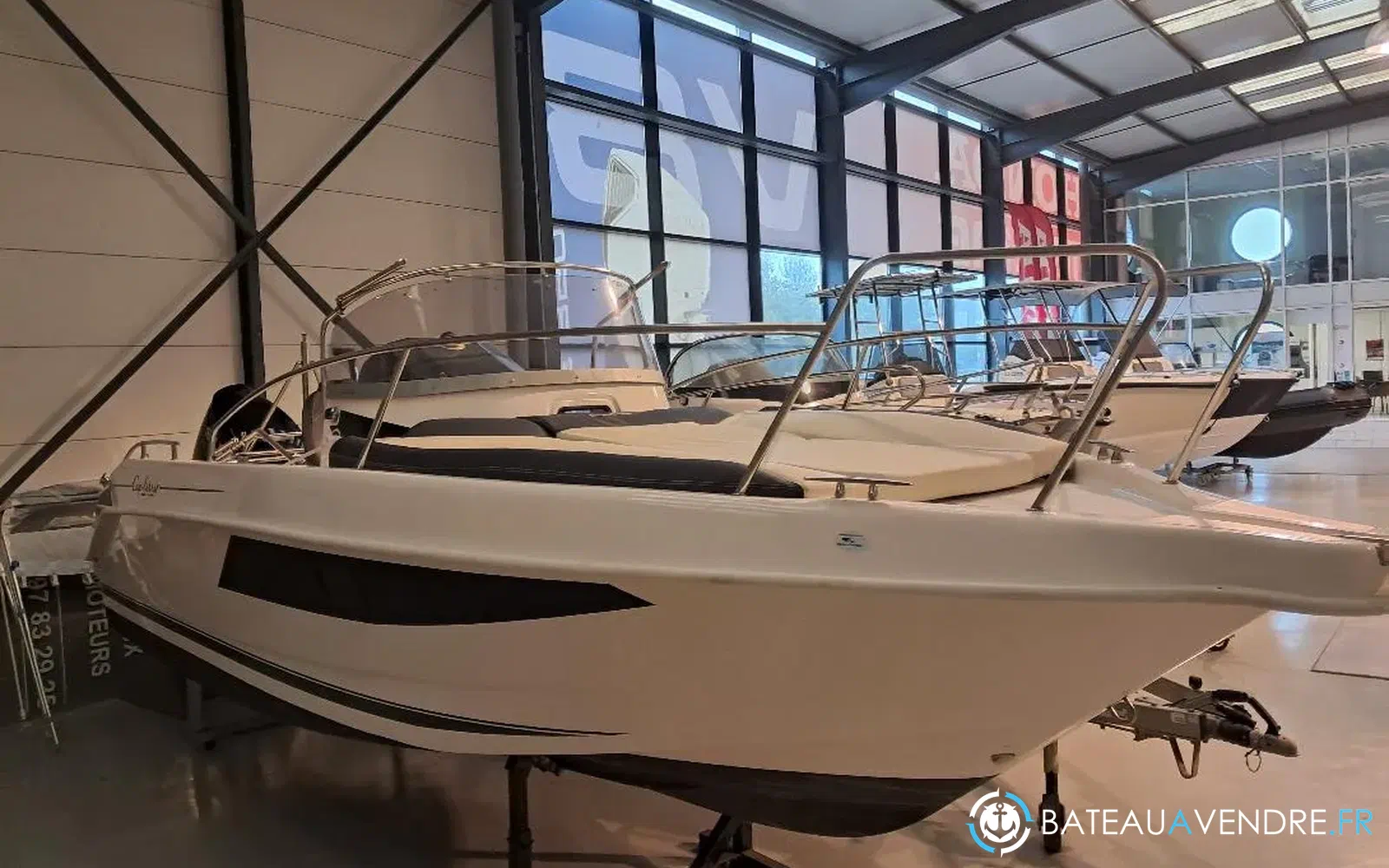 slider 2 B2 Marine Cap Ferret 702 Sun Deck