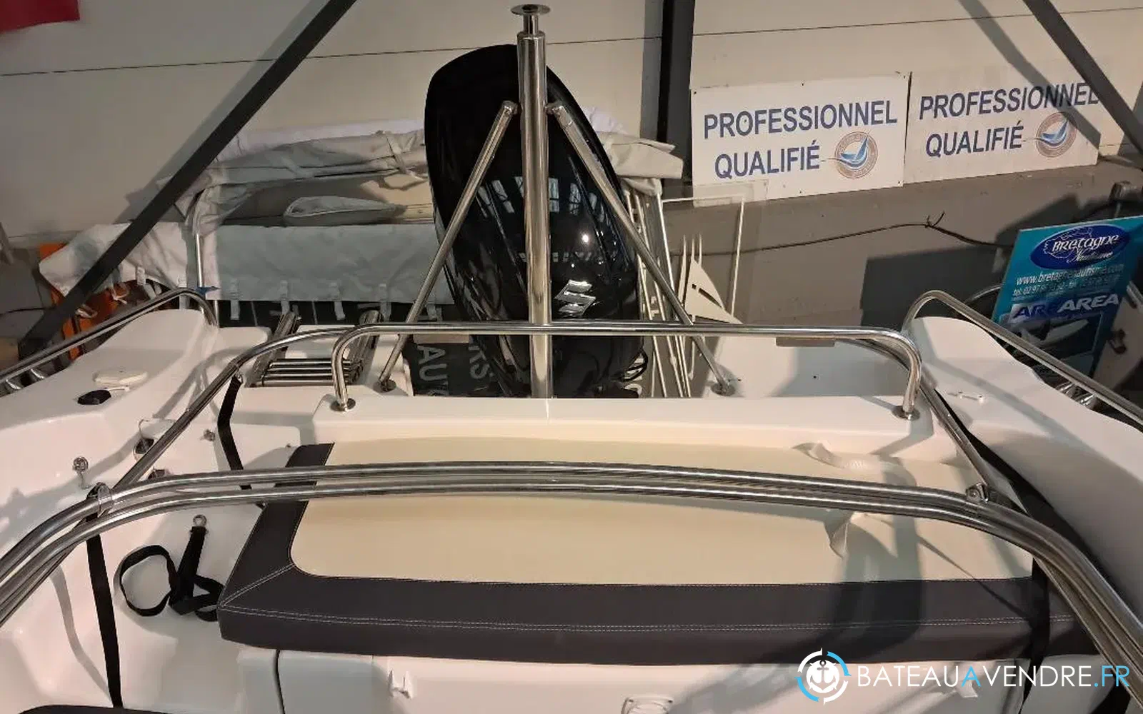 slider 3 B2 Marine Cap Ferret 702 Sun Deck