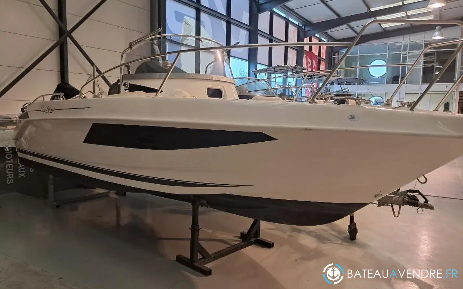 slider 5 B2 Marine Cap Ferret 702 Sun Deck