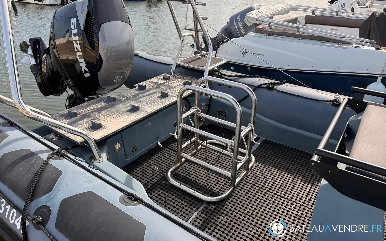 slider 4 Aka Marine R75 C Hypalon
