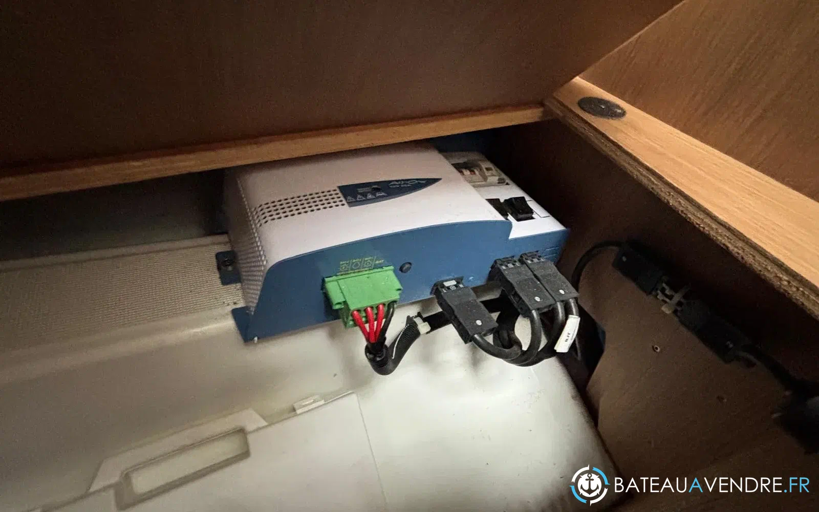 slider 12 Beneteau Antares 8