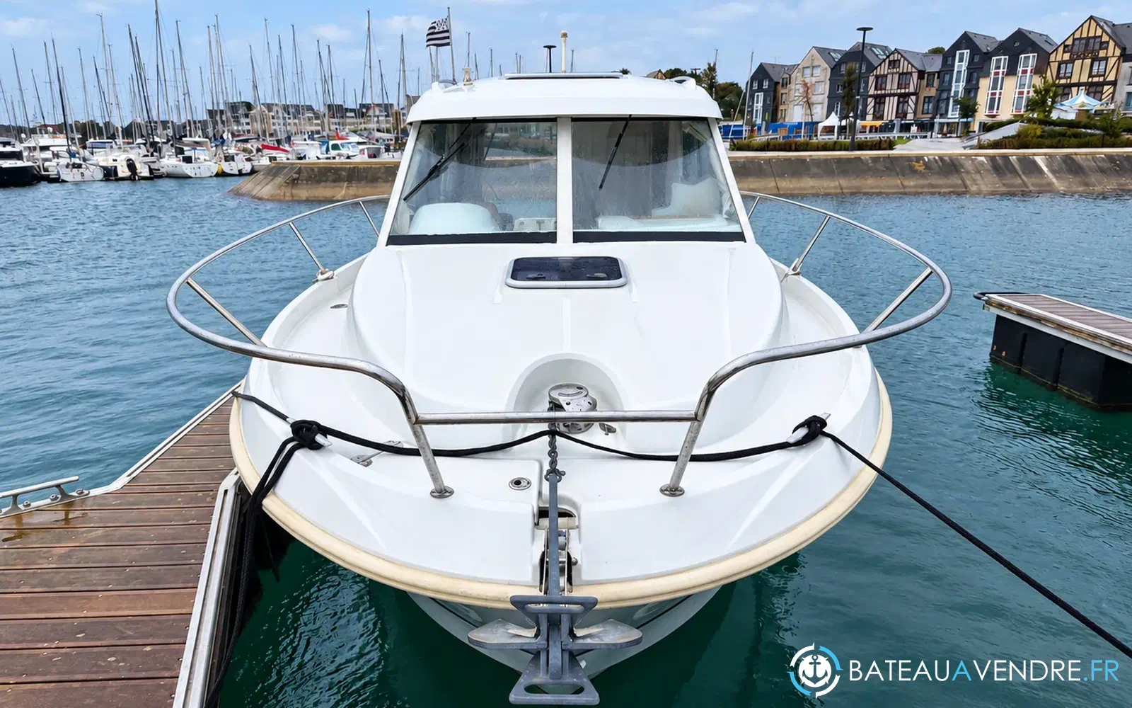 slider 1 Beneteau Antares 8
