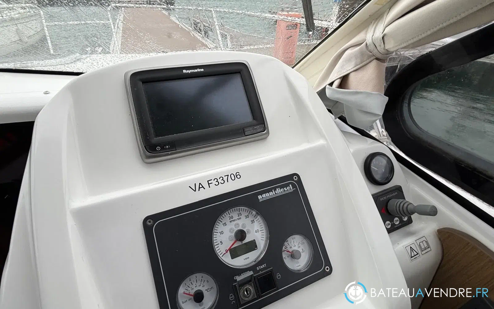slider 4 Beneteau Antares 8