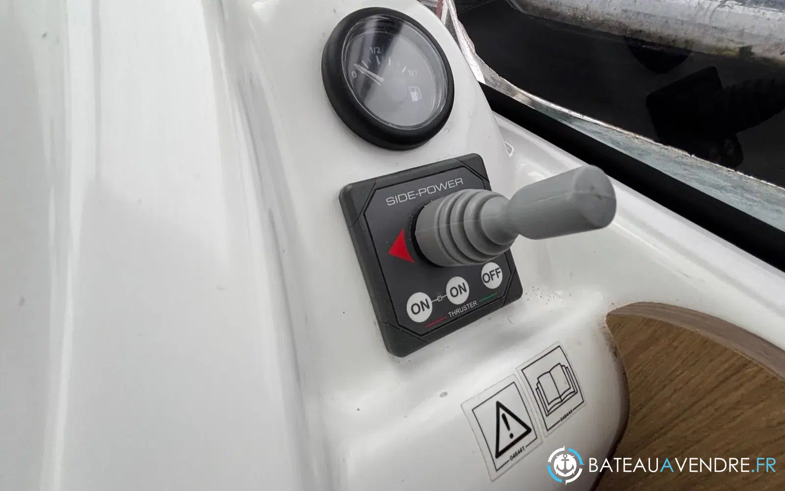 slider 5 Beneteau Antares 8