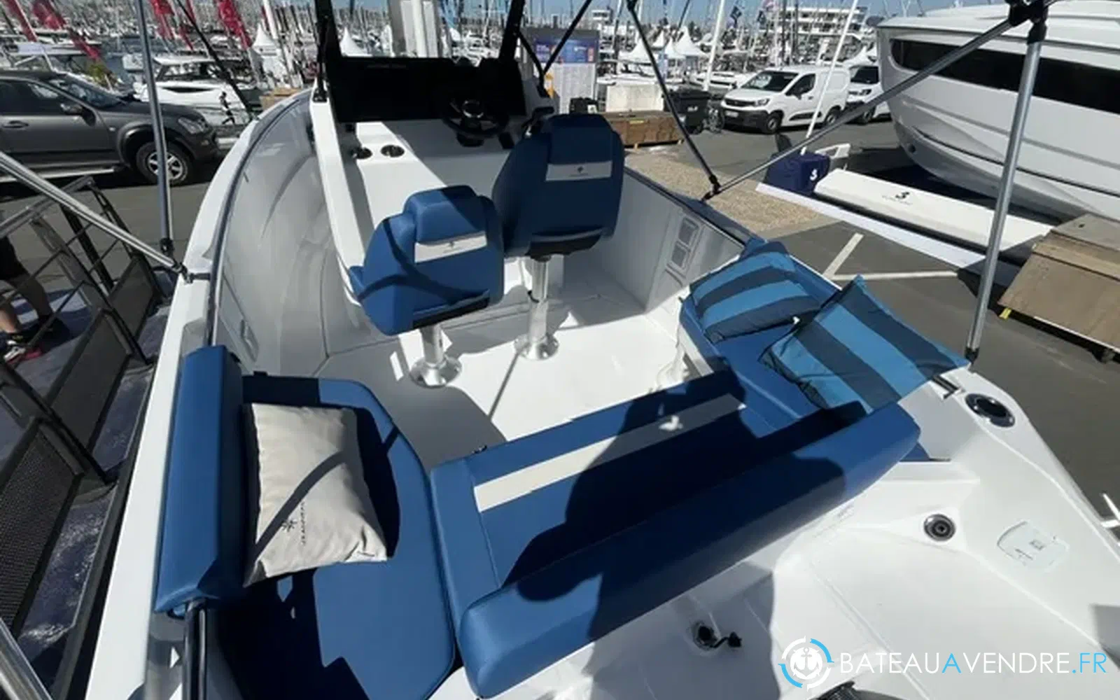 slider 8 Jeanneau Cap Camarat