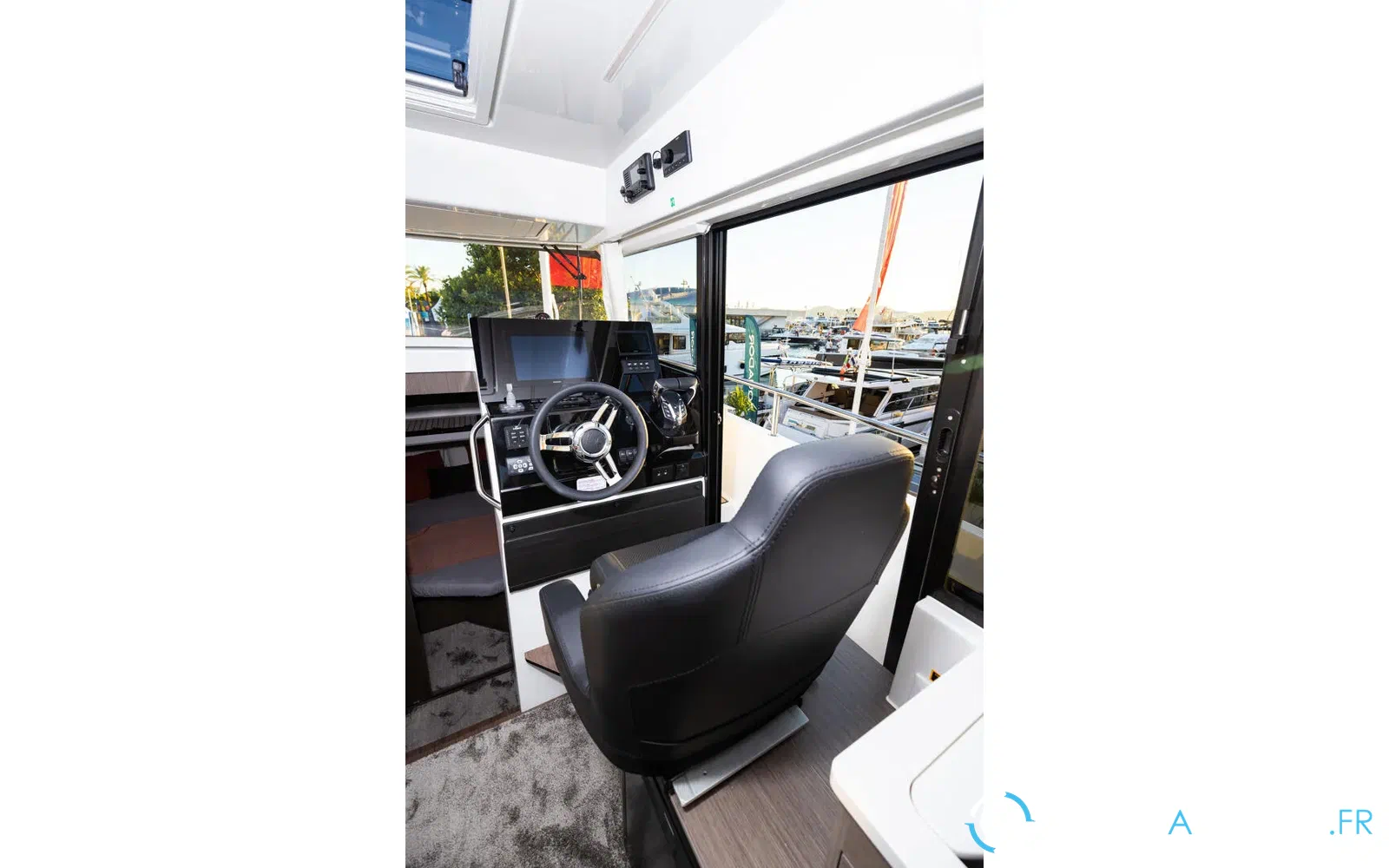 slider 3 Jeanneau Merry Fisher 895 Sport