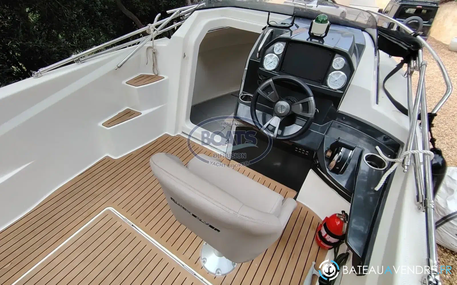 slider 8 Quicksilver 555 Open