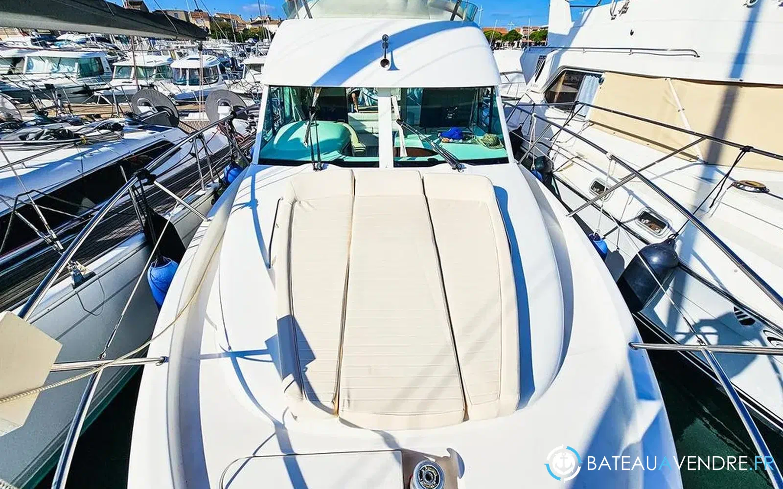 slider 10 Jeanneau Prestige 32 Fly