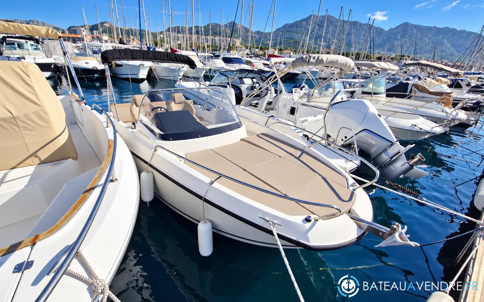 slider 13 Quicksilver 605 Sundeck