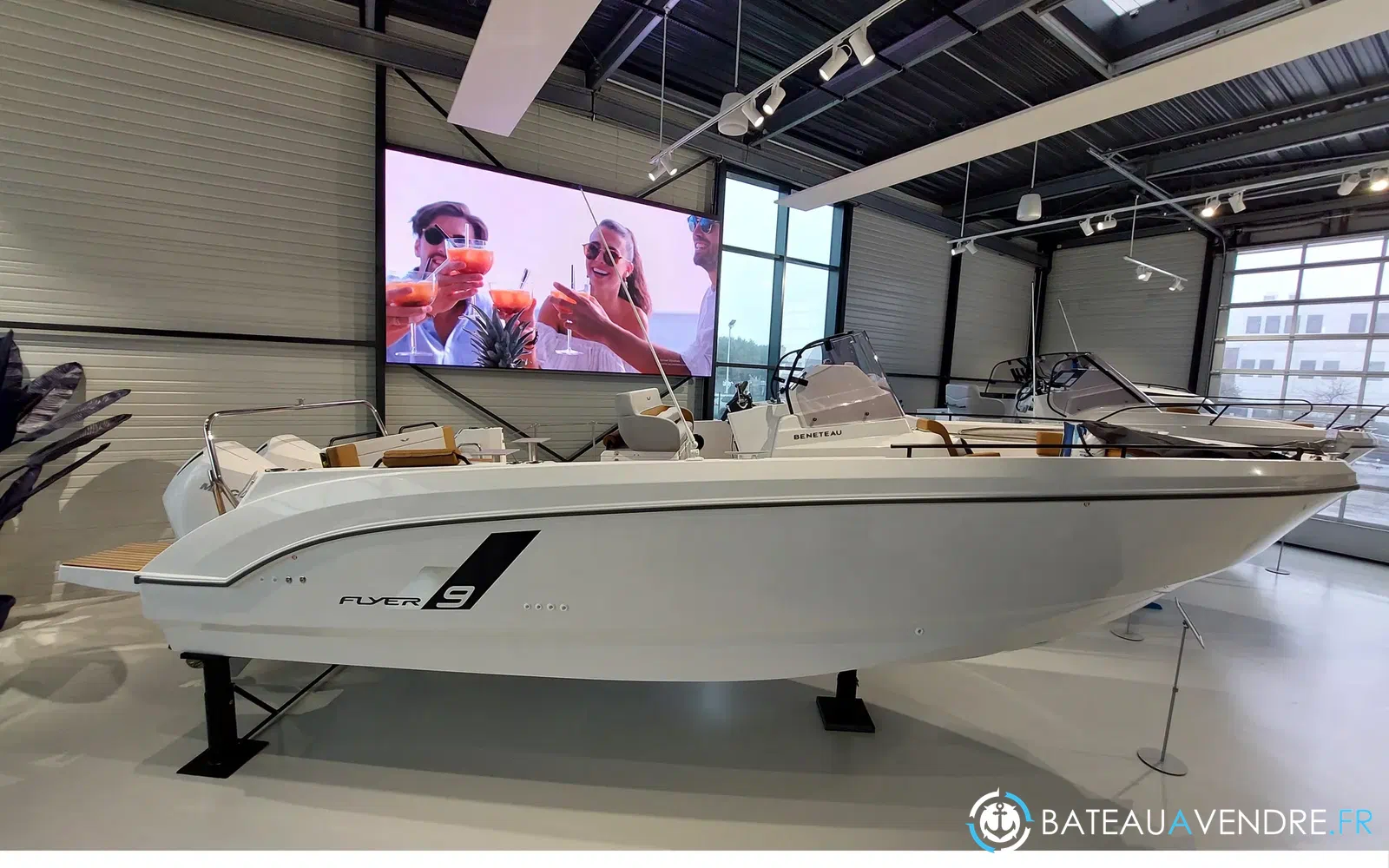 slider 0 Beneteau Flyer 9 Spacedeck