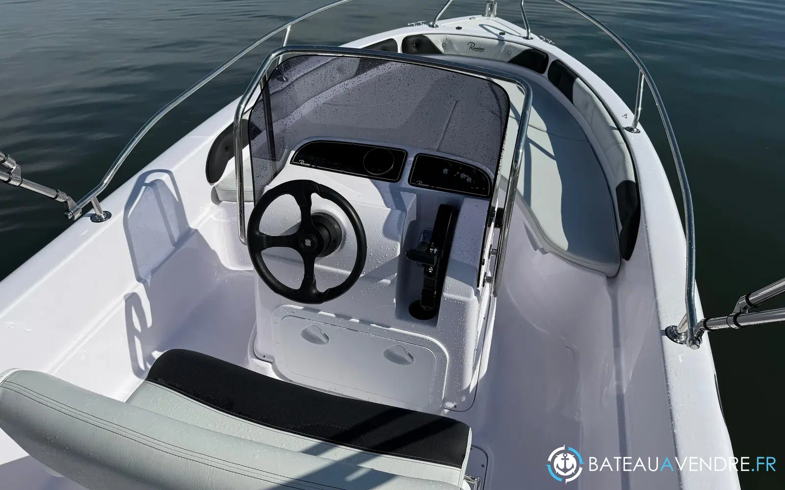 slider 3 Ranieri Voyager 17