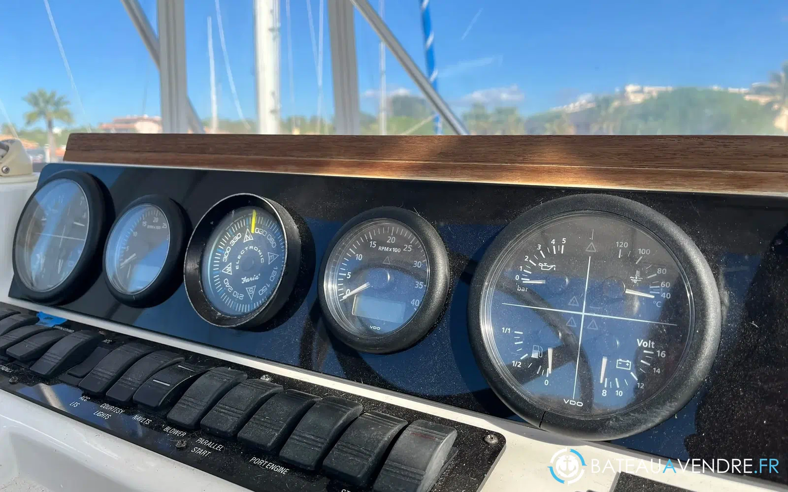 slider 10 Luhrs 36 Convertible