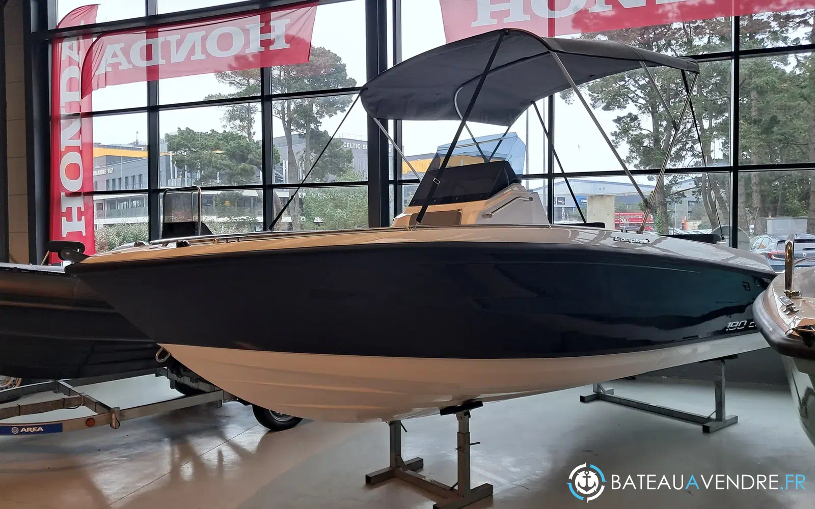 slider 0 Compass Boat 190